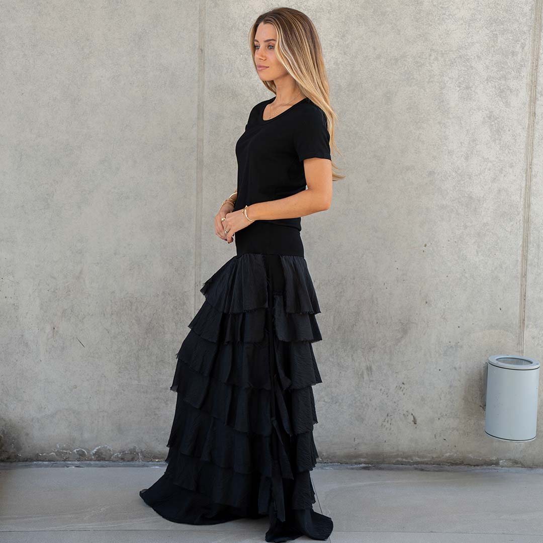 Falda Pili